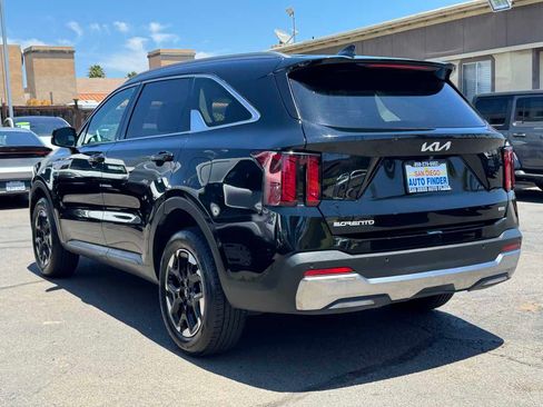 Used 2024 Kia Sorento S AWD/4WD image 10