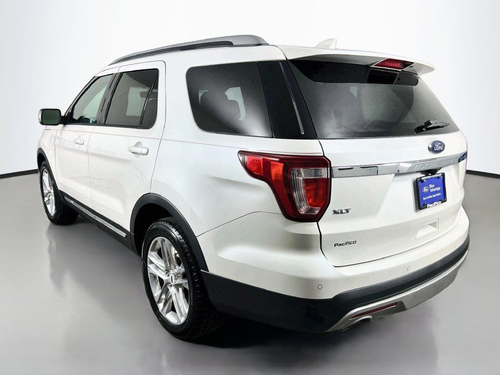 Certified 2017 Ford Explorer XLT w/ Equipment Group 202A AWD/4WD image 5