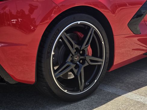 Used 2022 Chevrolet Corvette Stingray Premium Conv w/ Z51 Performance Package RWD image 11