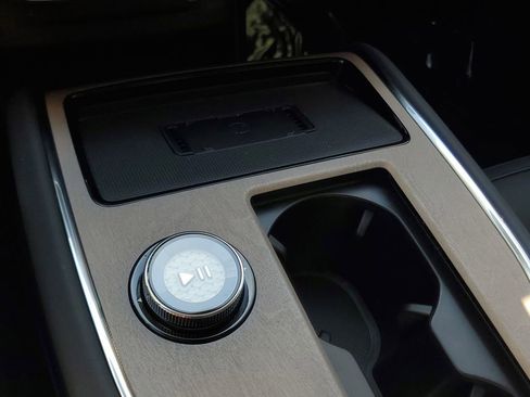 Certified 2025 Volvo EX90 Plus AWD/4WD image 27