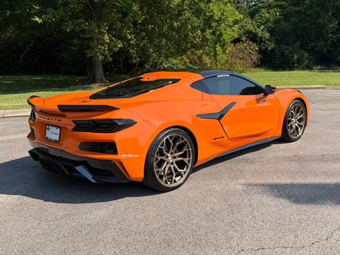 Used 2024 Chevrolet Corvette Z06 RWD image 3