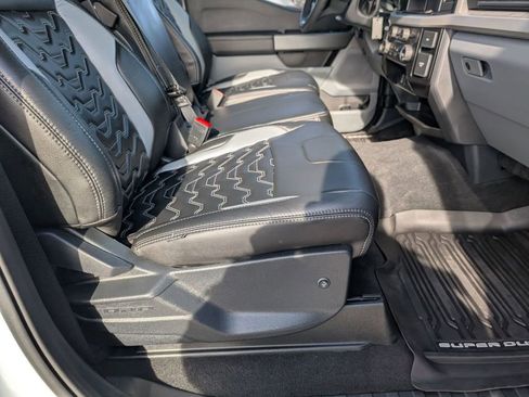 Used 2025 Ford F450 XLT w/ FX4 Off-Road Package image 44