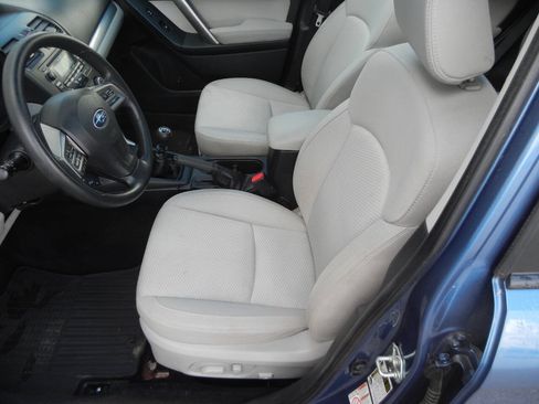 Used 2015 Subaru Forester 2.5i Premium AWD/4WD image 25