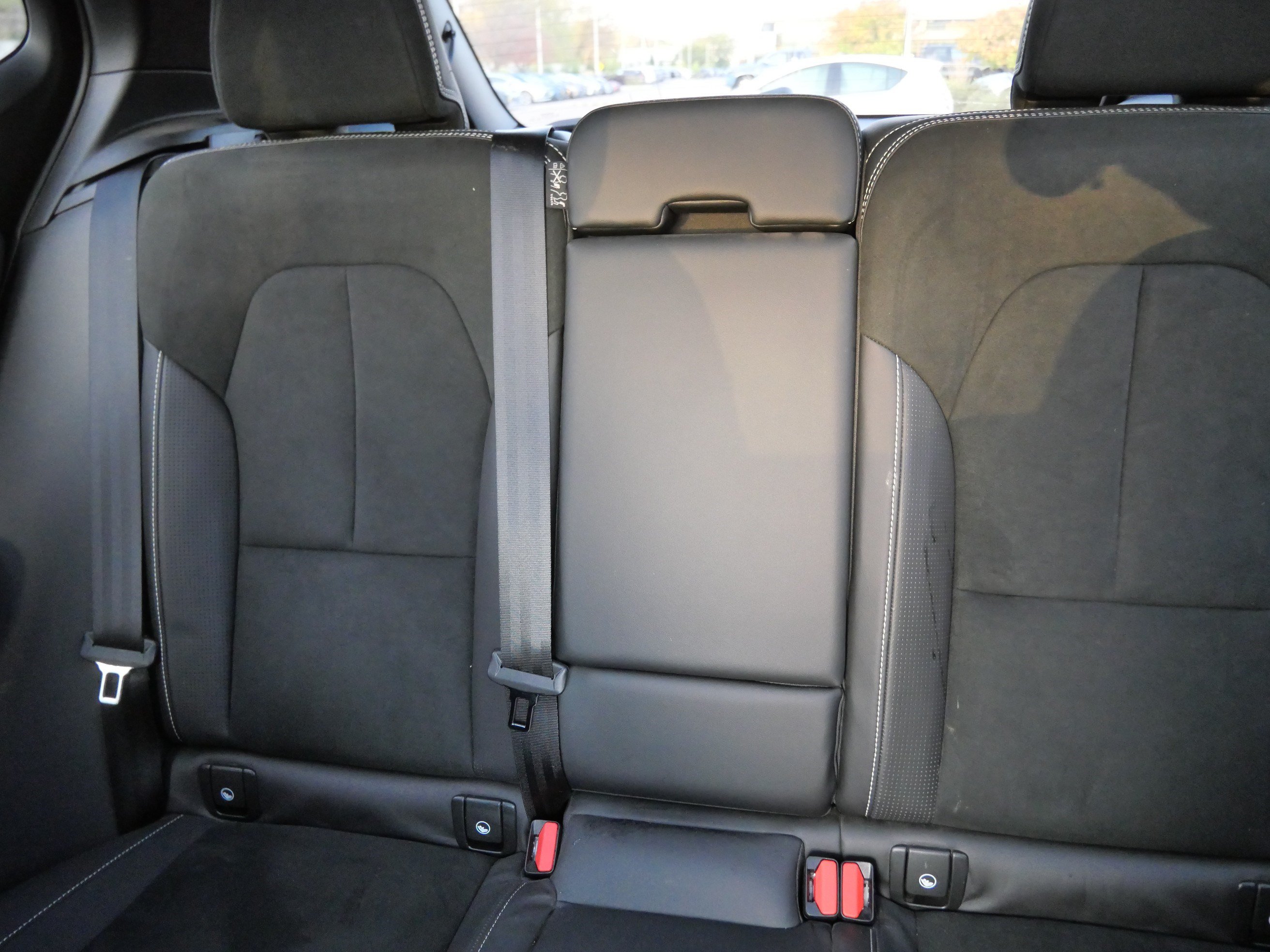 Used 2021 Volvo XC40 P8 Recharge AWD/4WD image 13