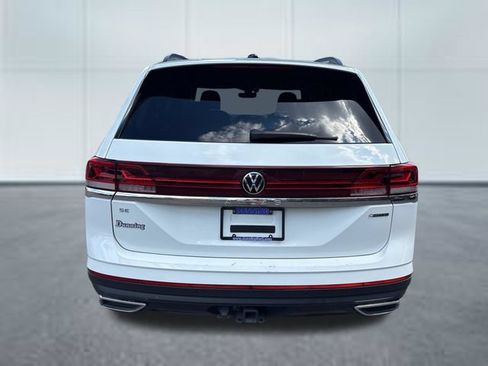 Used 2025 Volkswagen Atlas SE AWD/4WD image 3