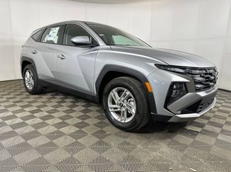 Used 2025 Hyundai Tucson SE video 2