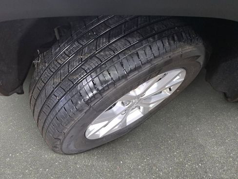 Certified 2023 Jeep Grand Cherokee L Limited image 35