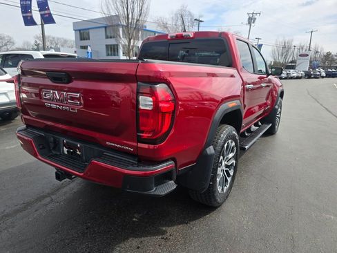 Used 2023 GMC Canyon Denali image 7