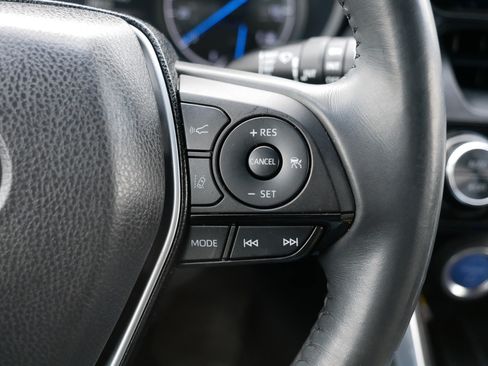 Used 2022 Toyota Venza XLE image 30