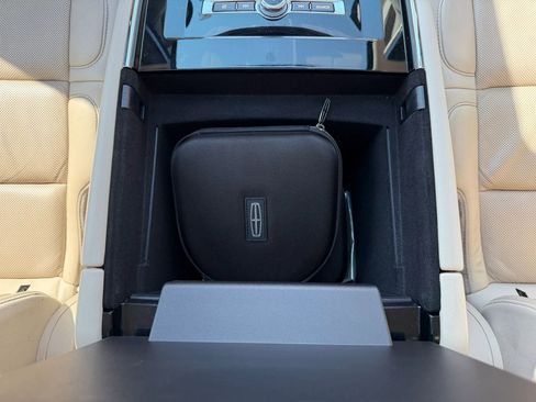 Used 2018 Lincoln Navigator L Reserve w/ Technology Package image 42