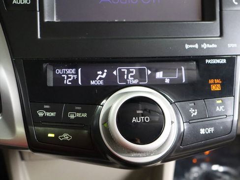 Used 2013 Toyota Prius V Five image 25