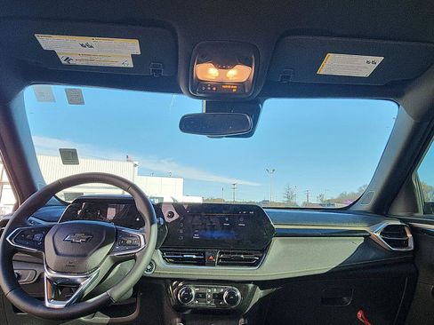 Used 2025 Chevrolet TrailBlazer ACTIV w/ Convenience Package image 19