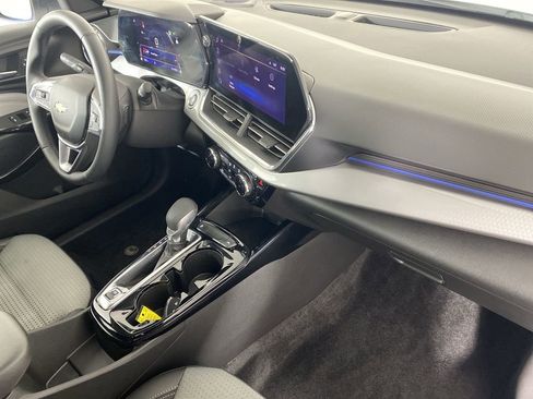 Certified 2024 Chevrolet Trax LT w/ Driver Confidence Package image 29