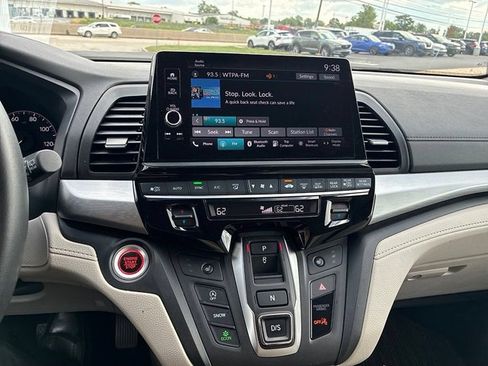 Used 2025 Honda Odyssey EX-L image 32