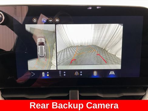 Used 2025 Chevrolet Equinox LT w/ Convenience Package II FWD image 3