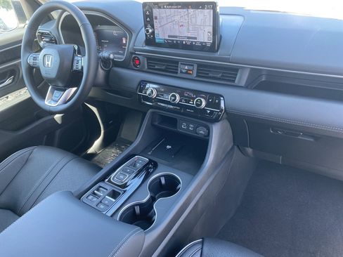 New 2025 Honda Pilot Elite image 10