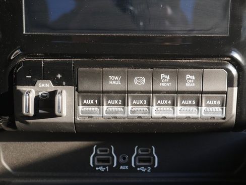 Used 2025 RAM 2500 Laramie image 19