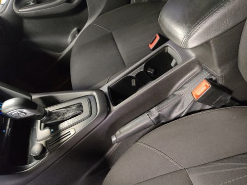 Used 2018 Ford Focus SE FWD image 26