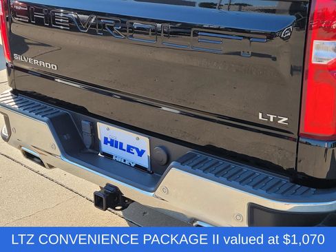 Used 2021 Chevrolet Silverado 1500 LTZ w/ Technology Package AWD/4WD image 6