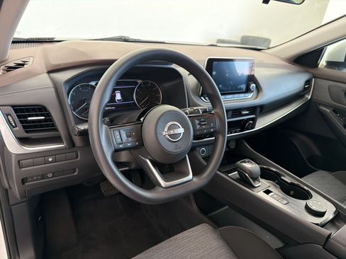 Used 2023 Nissan Rogue SV AWD/4WD image 4