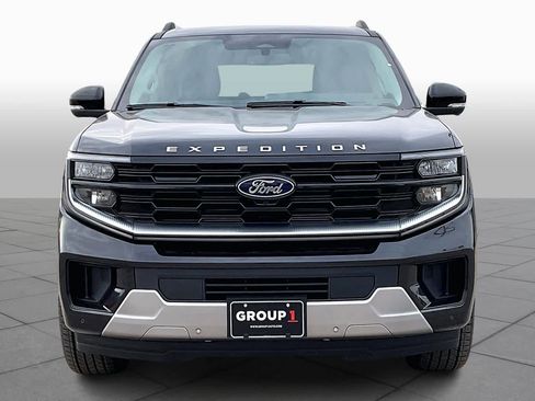 New 2026 Ford Expedition Max Platinum w/ Driver's Package image 3