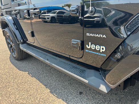 Used 2023 Jeep Wrangler Unlimited Sahara w/ Cold Weather Group AWD/4WD image 30
