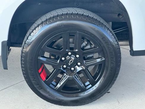 Used 2023 Chevrolet Silverado 1500 RST w/ Redline Edition AWD/4WD image 16