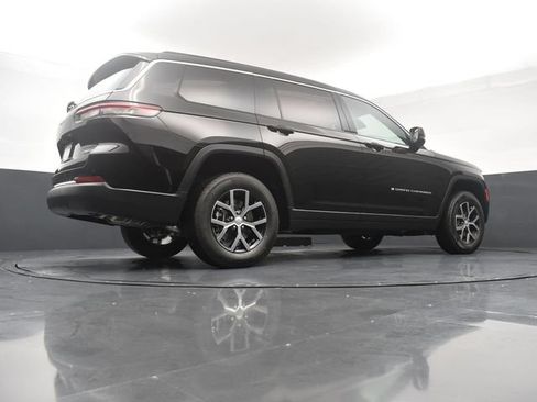 Used 2025 Jeep Grand Cherokee L Limited AWD/4WD image 24