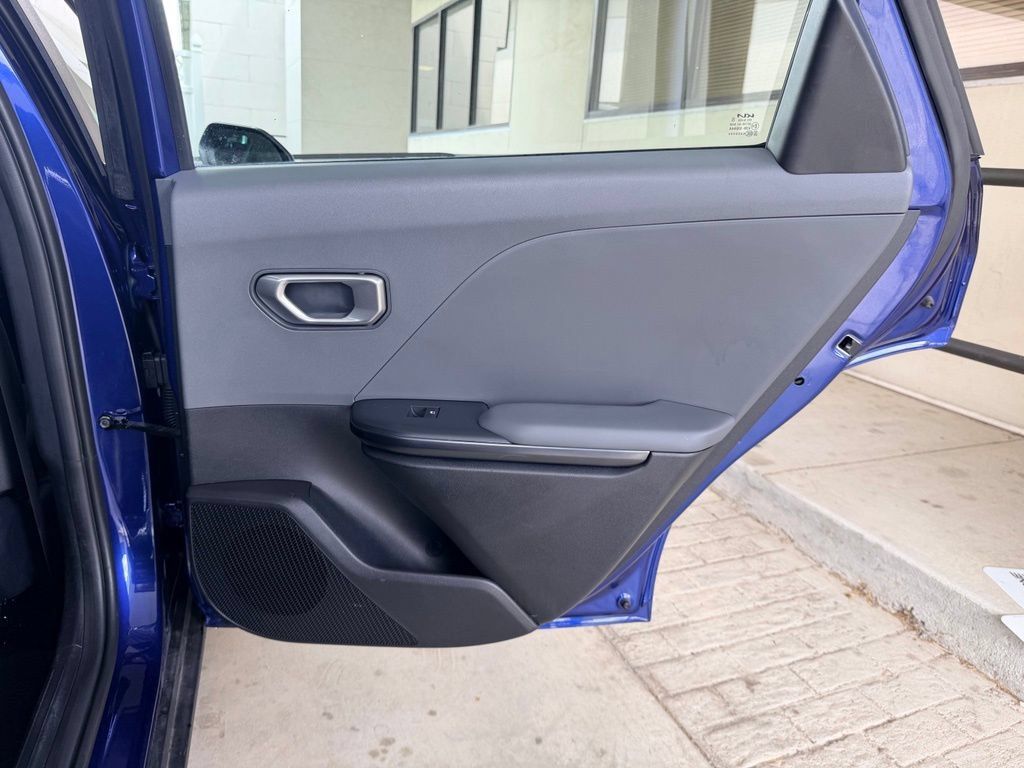 Used 2025 Kia K4 FWD image 31