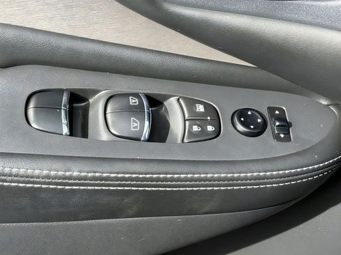 Used 2021 Nissan Murano SL w/ SL Moonroof Package FWD image 16