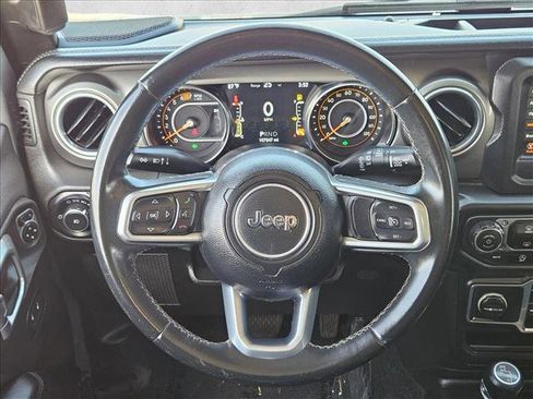 Used 2019 Jeep Wrangler Unlimited Sahara AWD/4WD image 14