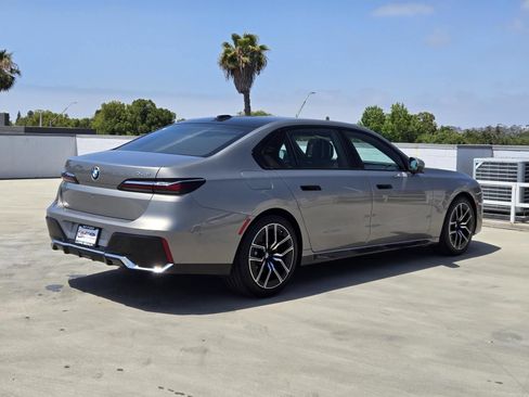 Used 2023 BMW 740i w/ Parking Assistance Package RWD image 4