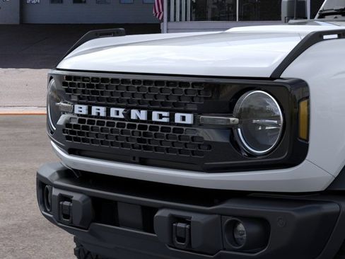 New 2025 Ford Bronco Big Bend w/ Black Diamond Package AWD/4WD image 19