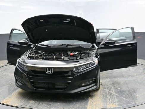 Used 2018 Honda Accord Sport image 32