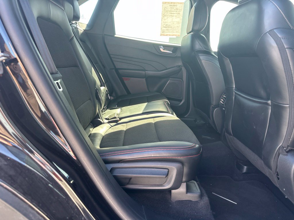 Certified 2025 Ford Escape ST-Line Select AWD/4WD image 26