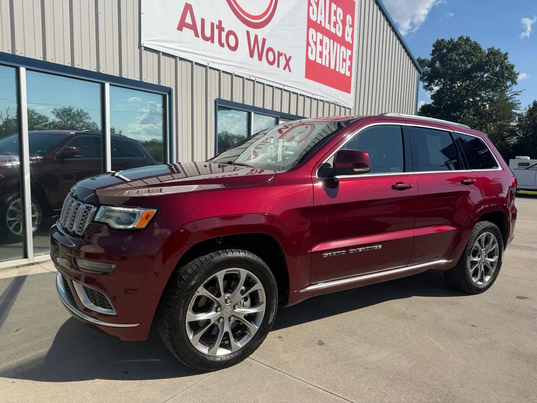 Used 2021 Jeep Grand Cherokee Summit w/ Platinum Series Group AWD/4WD image 22