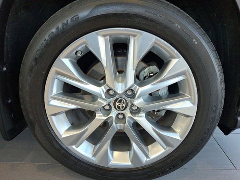 Used 2020 Toyota Highlander Limited image 7