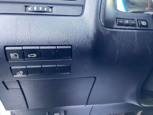 Used 2018 Lexus RX 350L Premium w/ Premium Package image 30