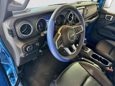 Used 2023 Jeep Wrangler Unlimited Sahara AWD/4WD image 10