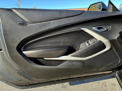 Used 2018 Chevrolet Camaro SS image 16