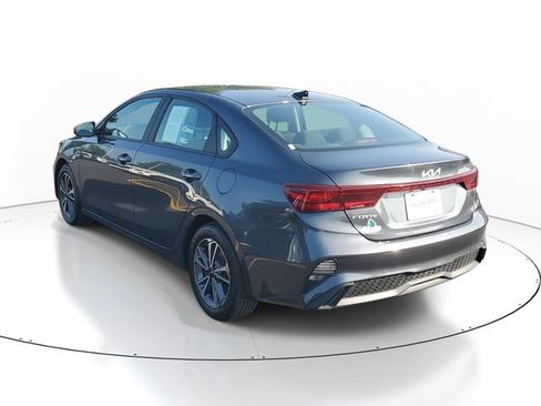 Used 2023 Kia Forte LXS w/ LXS Technology Package FWD image 3