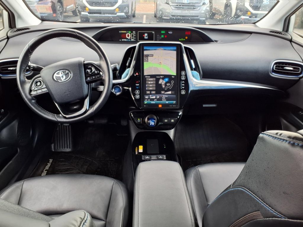 Used 2019 Toyota Prius Limited w/ Premium Convenience Package FWD image 2
