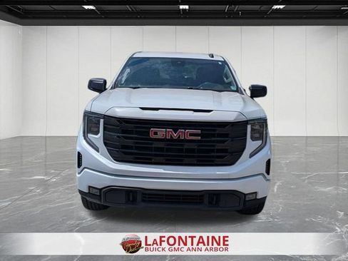 Used 2024 GMC Sierra 1500 Elevation AWD/4WD image 3