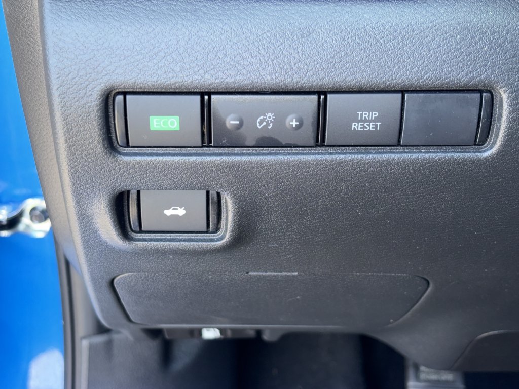 Used 2024 Nissan Sentra SV FWD image 13