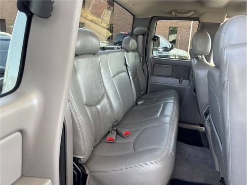 Used 2006 Chevrolet Silverado 1500 LT w/ Onstar Plus Package AWD/4WD image 14