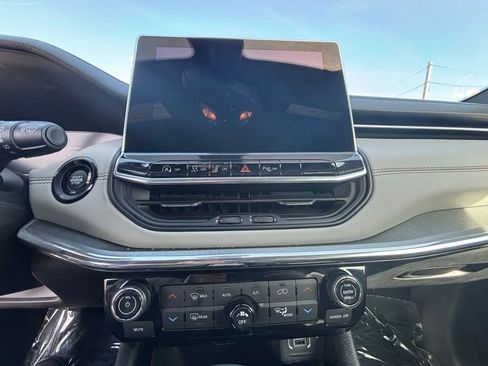 Used 2023 Jeep Compass Limited w/ Elite Group image 18