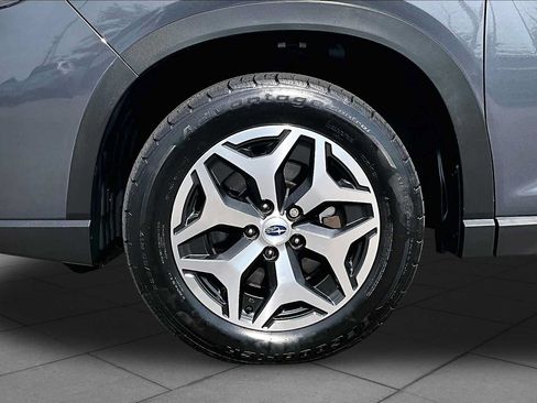 Used 2021 Subaru Forester Premium AWD/4WD image 11