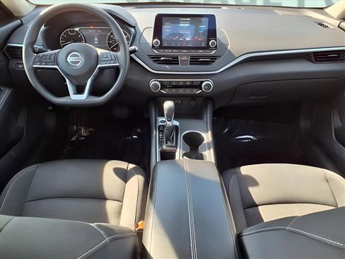 Used 2022 Nissan Altima 2.5 SV image 11