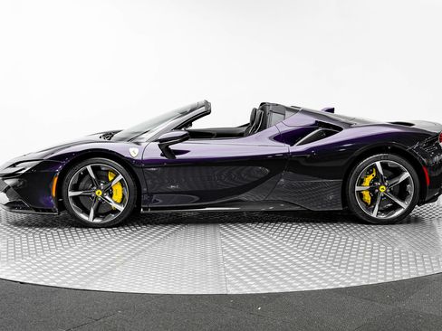 Certified 2024 Ferrari SF90 Spider image 3