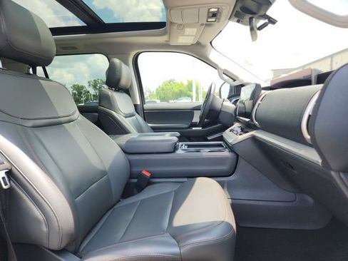 Used 2025 Ford Expedition Max Active AWD/4WD image 18